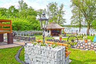 A house on the shore of the lake