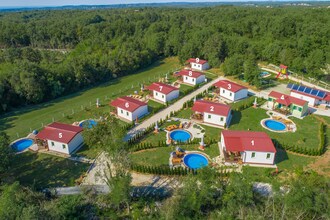 Holiday house with private pool No.2 in holiday park Jelovci