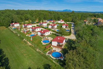 Holiday house with private pool No.7 in holiday park Jelovci