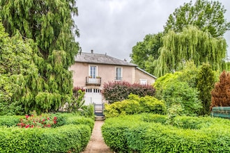 Holiday home in Burgundy