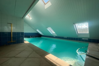 magnifique maison de vacances avec piscine intérieur
