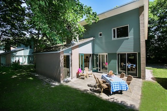 Vakantiehuizen Den Haag EUR-NL-2555-03
