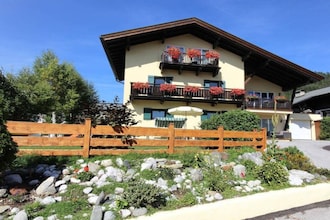 Menardi A