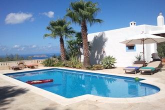 Casa Aina