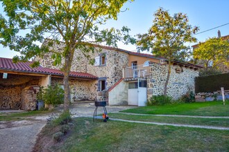 Vakantiehuizen Haute Loire EUR-FR-43100-03