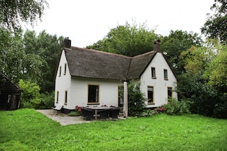 Vakantiehuizen Betuwe EUR-NL-4153-01