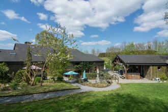 Vakantiehuizen Neufchâteau EUR-BE-6832-10