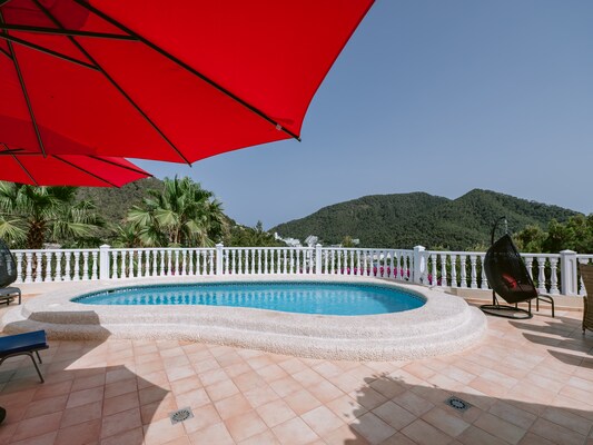 Vakantiehuis met privé zwembad in Cala Llonga (santa Eulalia del Rio) (Spanje) voor 10 personen