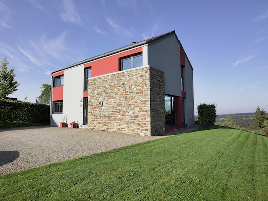 Vakantiehuis met omheinde tuin in Waimes (België) 3 honden zijn welkom