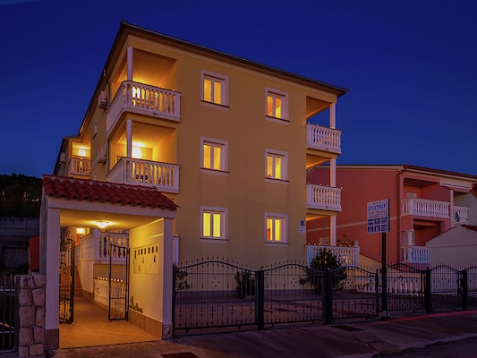 Vakantiehuis met zwembad in Dramalj (Kroatië) voor 2 personen