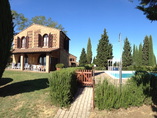 Ferienhaus mit umzäuntem Garten in Montaione (Italien) und 1 Hund erlaubt