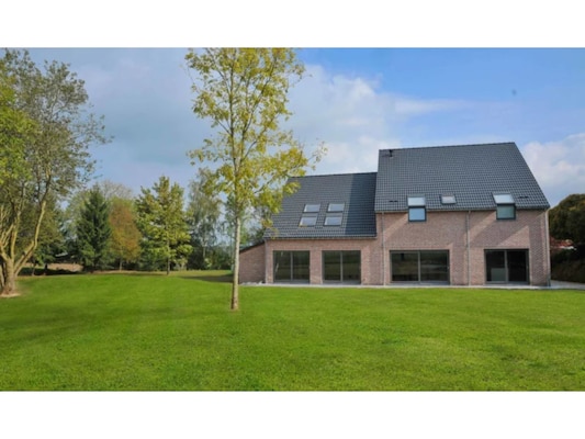 Vakantiehuis Somme-Leuze met Zwembad & Sauna