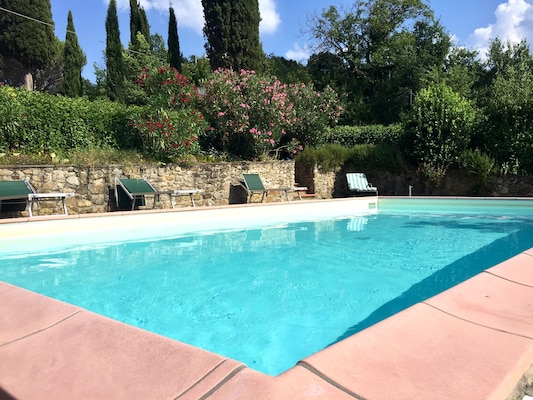 Vakantiehuis met omheinde tuin in Arezzo (Italië) 2 honden zijn welkom