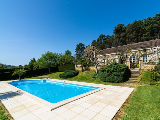 Vakantiehuis met privé zwembad in Loubejac (Frankrijk) voor 4 personen