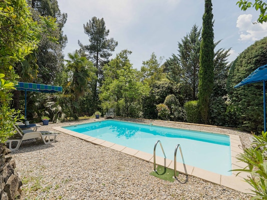 Vakantiehuis met privé zwembad in Les Salelles (Frankrijk) voor 6 personen