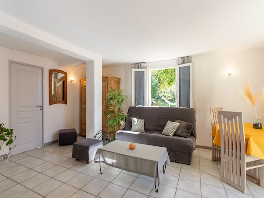 Ferienhaus mit umzäuntem Garten in Berre-Les-Alpes (Frankreich) und 1 Hund erlaubt