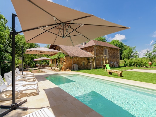 Ferienhaus mit umzäuntem Garten in Nantheuil (Frankreich) und 2 Hunde erlaubt