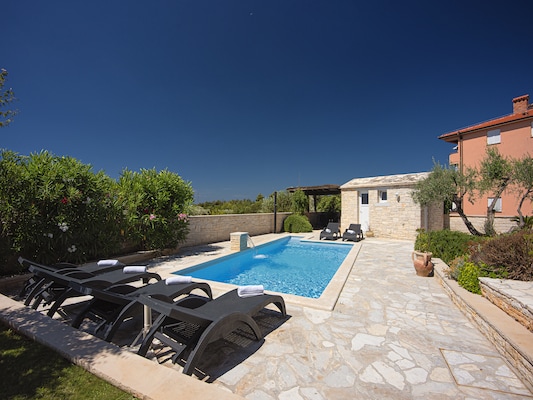 Vakantiehuis met privé zwembad in Rovinjsko Selo (Kroatië) voor 8 personen