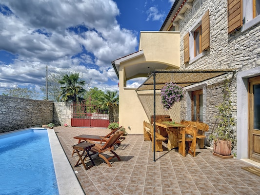 Vakantiehuis met privé zwembad in Brscici (Kroatië) voor 8 personen