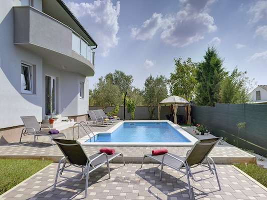 Vakantiehuis met privé zwembad in Majmajola (Kroatië) voor 8 personen