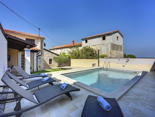 Vakantiehuis met privé zwembad in Valtura (Kroatië) voor 4 personen