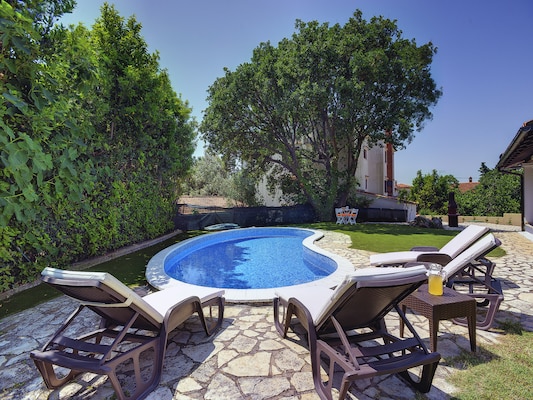 Ferienhaus mit umzäuntem Garten in Medulin (Kroatien) und 1 Hund erlaubt