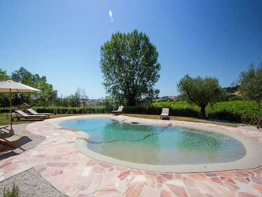 Vakantiehuis met privé zwembad in Barchi (Italië) voor 10 personen
