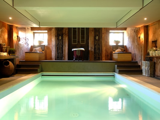 Vakantiehuis met privé zwembad in Alphen (Nederland) voor 16 personen