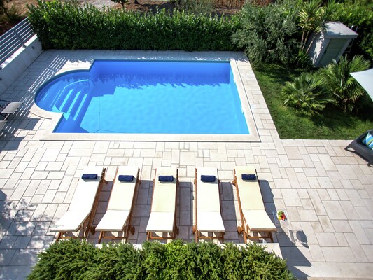 Ferienhaus mit umzäuntem Garten in Kastel Stafilic (Kroatien) und 1 Hund erlaubt