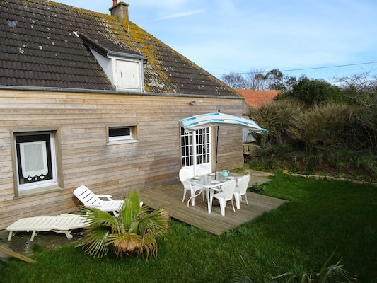 Ferienhaus mit umzäuntem Garten in Cosqueville (Frankreich) und 3 Hunde erlaubt
