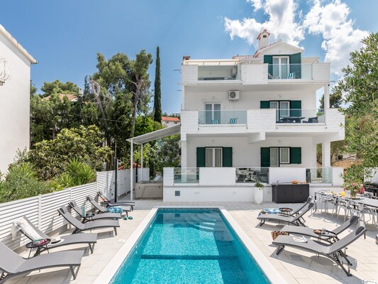 Vakantiehuis met bubbelbad in Slatine (Kroatië) voor 4 personen