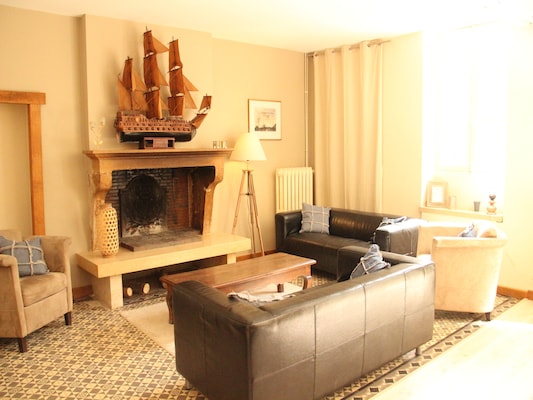 Vakantiehuis met omheinde tuin in Bouix (Frankrijk) 1 hond is welkom