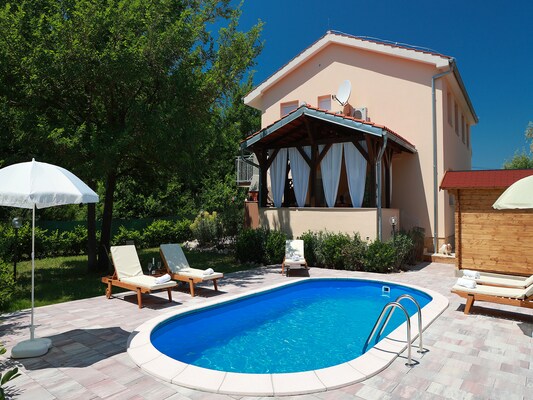 Vakantiehuis met privé zwembad in Silo -island Krk (Kroatië) voor 4 personen