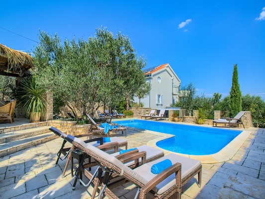 Vakantiehuis met zwembad in Murter (Kroatië) voor 4 personen