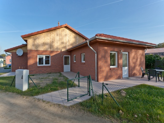 Ferienhaus mit umzäuntem Garten in Zierow (Deutschland) und 2 Hunde erlaubt