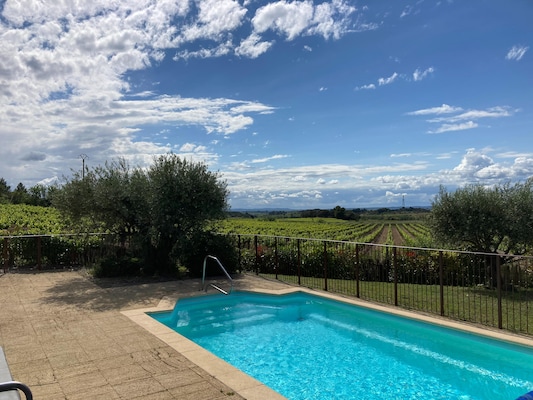 Ferienhaus mit umzäuntem Garten in Montbrun-des-Corbières (Frankreich) und 2 Hunde erlaubt