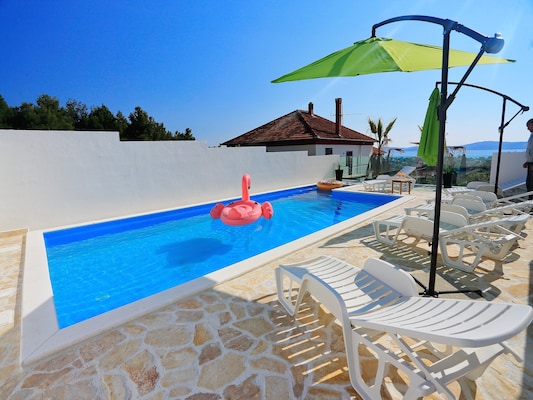 Vakantiehuis met privé zwembad in Bibinje (Kroatië) voor 8 personen