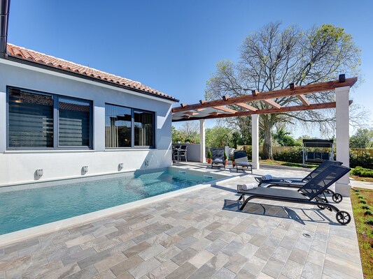 Vakantiehuis met privé zwembad in Galizana (Kroatië) voor 6 personen