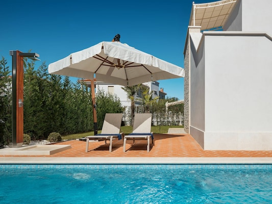 Ferienhaus mit umzäuntem Garten in Vabriga (Kroatien) und 2 Hunde erlaubt