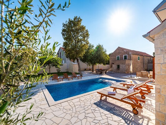 Vakantiehuis met privé zwembad in Stankovci (Kroatië) voor 8 personen