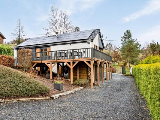 Elegante chalet in Manhay met sauna