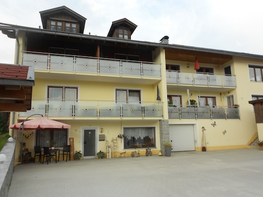 Vakantiehuis met omheinde tuin in Drachselsried (Duitsland) 1 hond is welkom