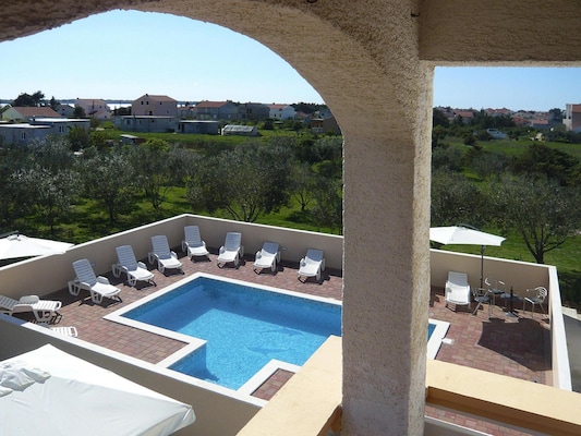 Vakantiehuis met privé zwembad in Vrsi-Mulo (Kroatië) voor 12 personen