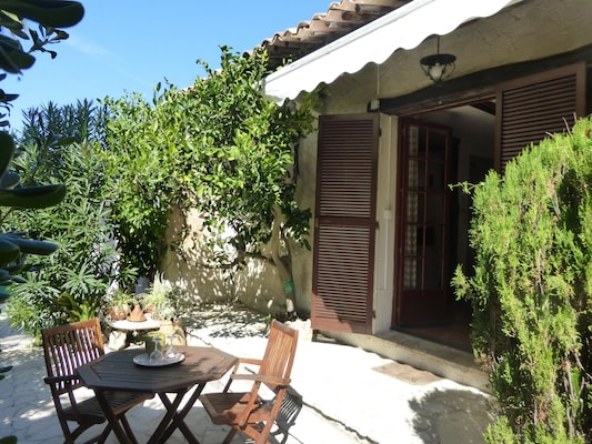Ferienhaus mit umzäuntem Garten in Cagnes-sur-Mer (Frankreich) und 1 Hund erlaubt