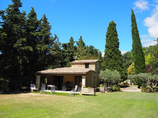 Ferienhaus mit umzäuntem Garten in Bédarrides (Frankreich) und 1 Hund erlaubt