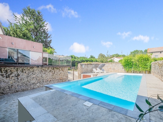 Vakantiehuis met privé zwembad in Saint-Denis (Frankrijk) voor 7 personen