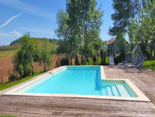 Vakantiehuis in COUBEJOURS (Frankrijk) 2 honden zijn welkom