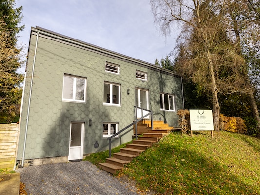 Vakantiehuis in Dochamps met hottub