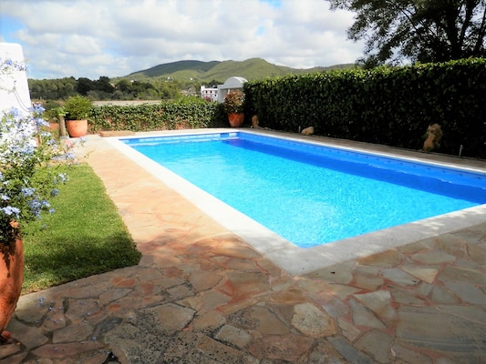 Vakantiehuis met privé zwembad in Siesta, Santa Eulalia des Riu (Spanje) voor 8 personen