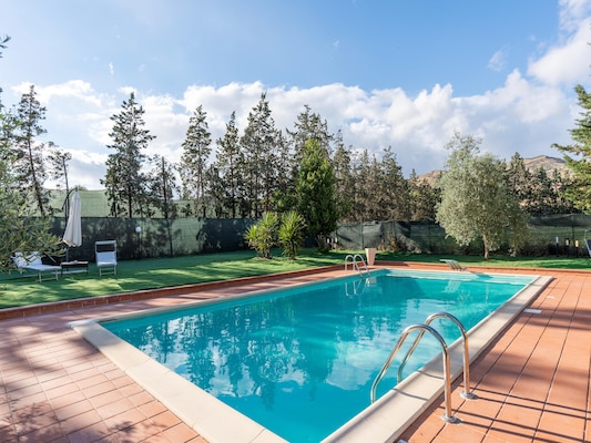 Vakantiehuis met privé zwembad in Assoro (Italië) voor 12 personen